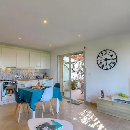 Rez De Vue Panoramique Albitreccia